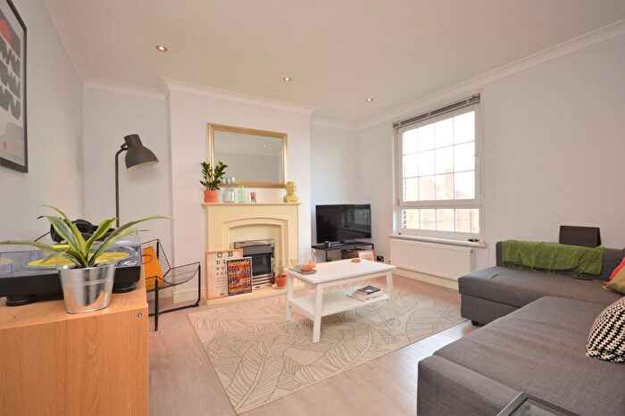2 Bedroom Flat For Sale In Barville Close, London, SE4