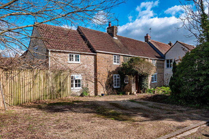 4 Bedroom Semi-Detached House For Sale In High Street, Wanstrow, BA4