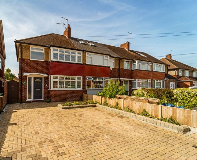 3 Bedroom End Terrace House For Sale In Dane Road, Ashford, TW15