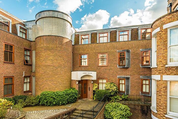 2 Bedroom Flat To Rent In Lower Square, Isleworth, TW7