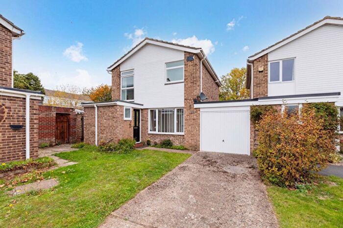 3 Bedroom Link Detached House For Sale In Cadwell Drive, Maidenhead, SL6
