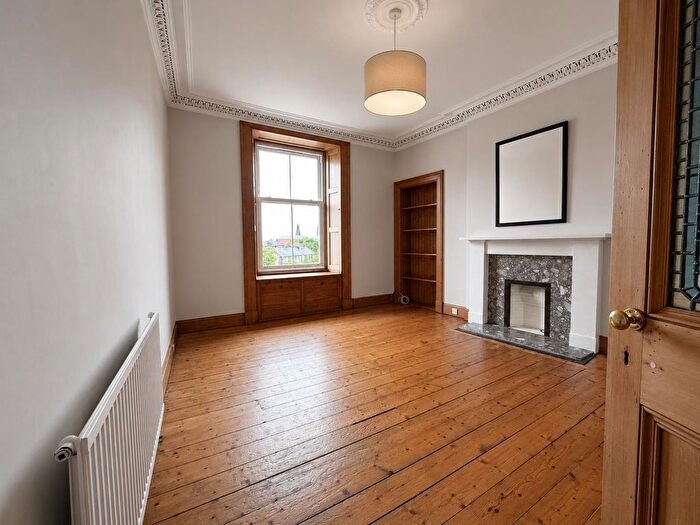 1 Bedroom Flat To Rent In Gardner's Crescent, City Centre, EH3
