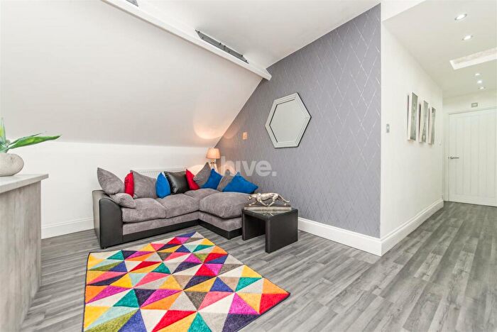 2 Bedroom Apartment To Rent In Simonside Terrace, Heaton, Newcastle Upon Tyne, NE6