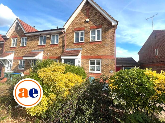 2 Bedroom House For Sale In Wentworth Close, London ** Video & D Floorplan Available **, SE28