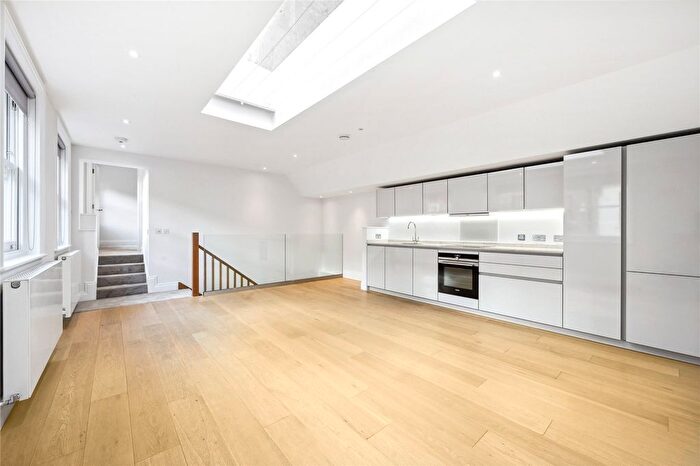 1 Bedroom Flat To Rent In Egerton Gardens Mews, London, SW3