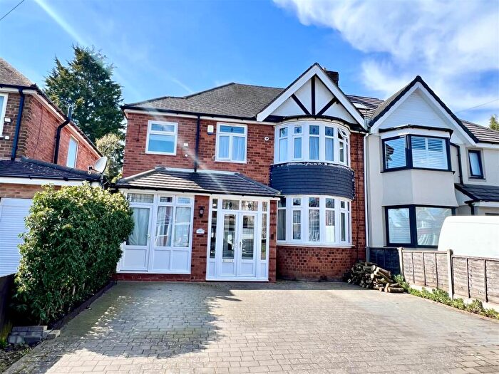 4 Bedroom Semi Detached House For Sale In Heythrop Grove, Moseley, Birmingham, B13