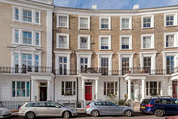 2 Bedroom Flat For Sale In Horbury Crescent, Notting Hill, W11