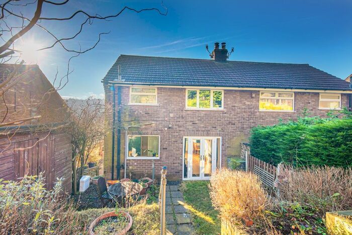2 Bedroom Semi Detached House For Sale In Hurst Rise, Matlock, DE4