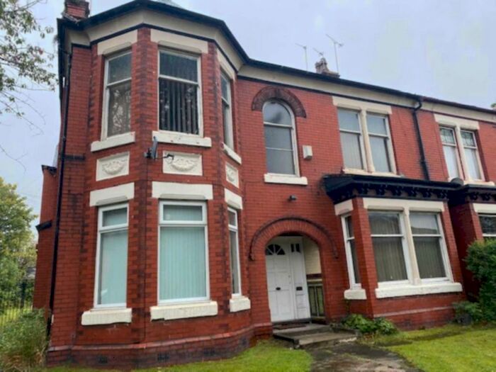 6 Bedroom Terraced House To Rent In Anson Road, Manchester, M14