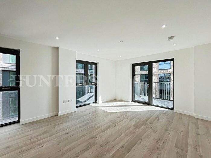 2 Bedroom Flat To Rent In Anax Street, London, N4