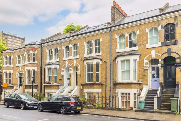 3 Bedroom Terraced House To Rent In Old Ford Road, Victoria Park, E3
