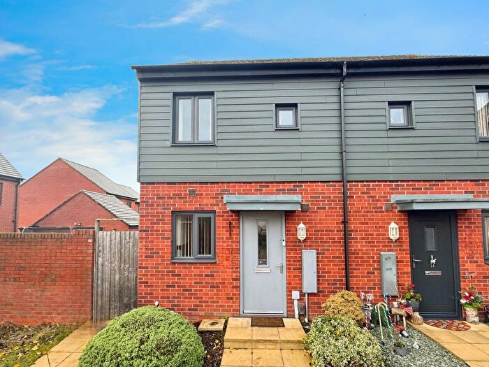 2 Bedroom Semi Detached House To Rent In Hobbins Lane, Lawley, Telford, TF3