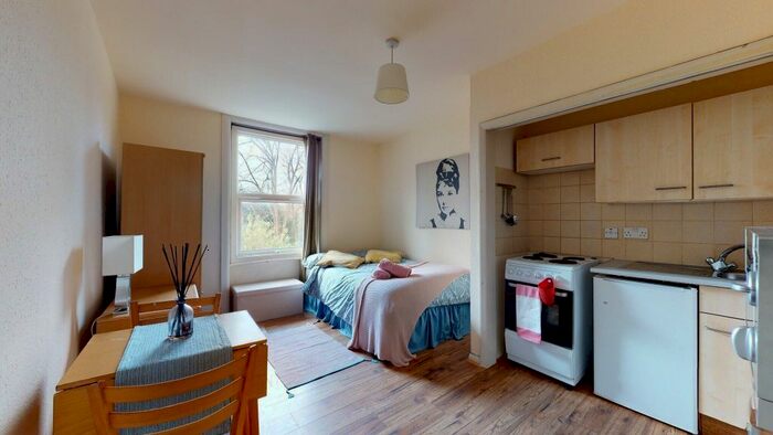 Studio To Rent In Park Avenue, London, NW2