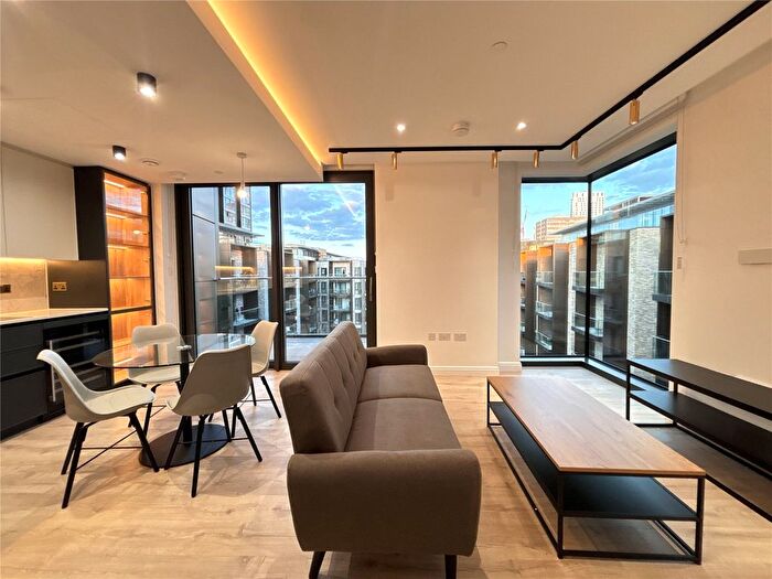 2 Bedroom Flat To Rent In Vermont House, City Road, London, EC1V