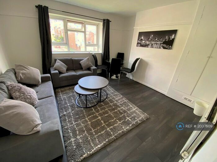 3 Bedroom Flat To Rent In Coldbath Street, London, SE13