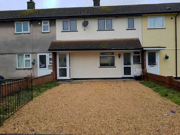 3 Bedroom House To Rent In Penhill, Swindon, SN2