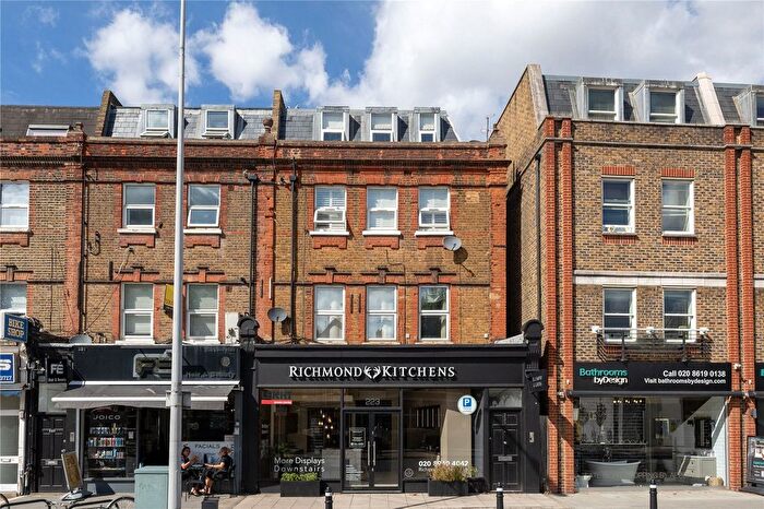 1 Bedroom Flat To Rent In Lower Mortlake Road, Richmond, TW9