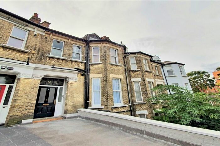 Studio To Rent In Mill Lane, London, NW6