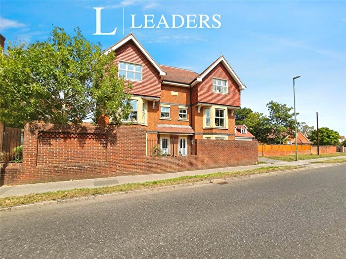 2 Bedroom Apartment For Sale In Chalford Grange, Fareham, Hampshire, PO15