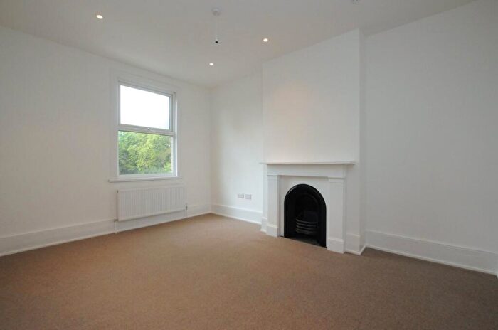 3 Bedroom Maisonette To Rent In St Pauls Road, Highbury, N1