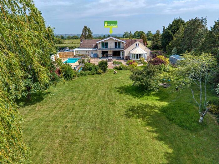 6 Bedroom Detached House For Sale In Woollard Lane, Bristol, BS14