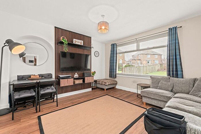 3 Bedroom Semi-Detached House For Sale In Forthview Crescent, Bo'ness, EH51