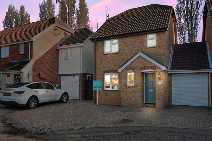 3 Bedroom Detached House For Sale In Shillingstone, Bishopsteignton Location, Shoeburyness, Essex, SS3