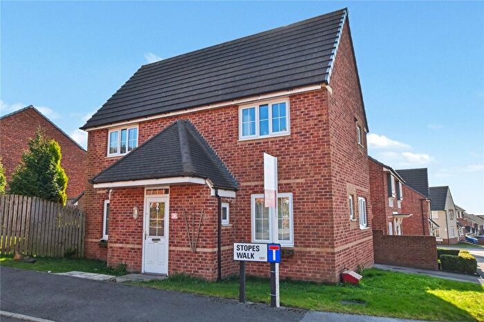 3 Bedroom Detached House For Sale In Stopes Walk, Morley, Leeds, West Yorkshire, LS27