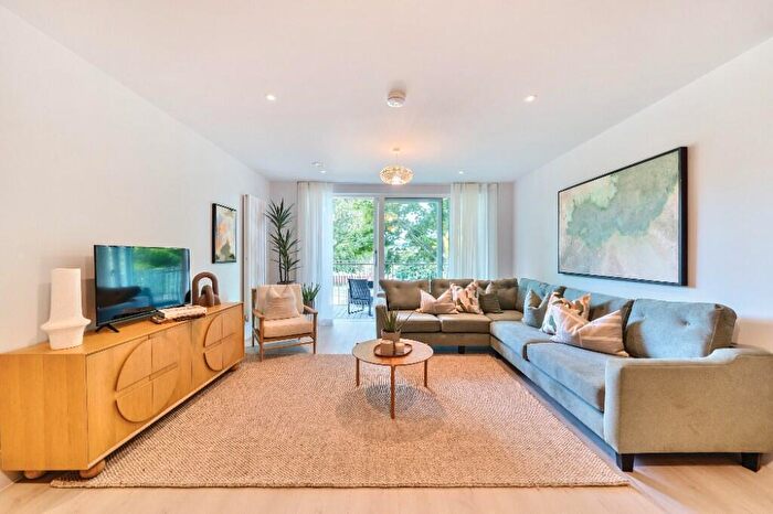 2 Bedroom Apartment For Sale In Pegasus Cobham Bowers Portsmouth Road Cobham Surrey, KT11