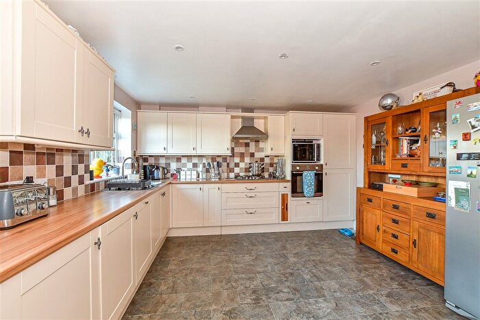 3 Bedroom Semi-Detached House For Sale In All Saints Road, Hawkhurst, Cranbrook, Kent, TN18