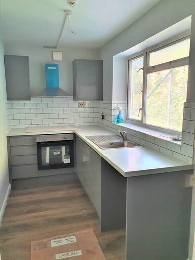 1 Bedroom Flat To Rent In Hart Hill Drive, Luton, LU2