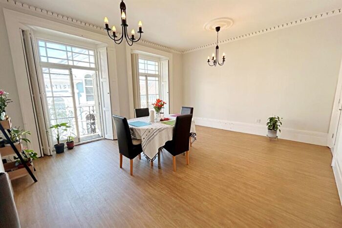 3 Bedroom Flat To Rent In Winchester City Centre, SO23