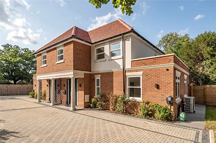 5 Bedroom Semi-Detached House For Sale In Queens Road, Walton-on-Thames, KT12