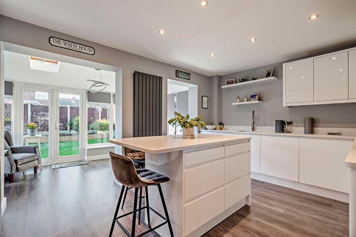 4 Bedroom Semi-Detached House For Sale In Halfpenny Close, Barming, ME16