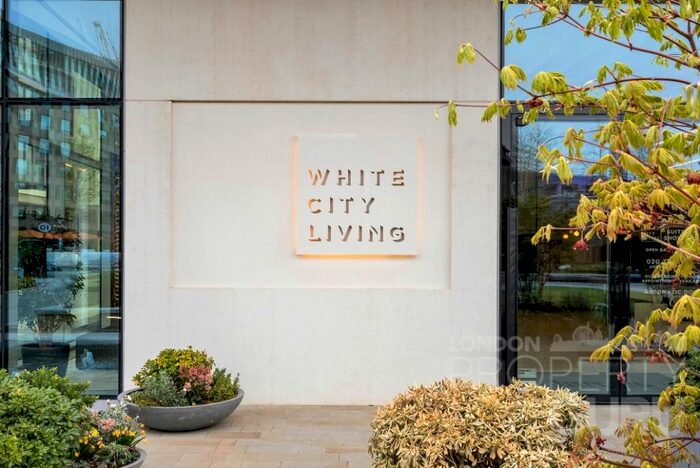 2 Bedroom Flat To Rent In Fountain Park Way, White City, London, W12