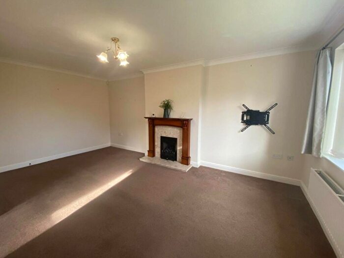 2 Bedroom Bungalow To Rent In Courtfields, Market Deeping, Peterborough, PE6