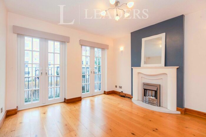 2 Bedroom Flat To Rent In St. Pauls Court, Willes Road, Leamington Spa, CV32