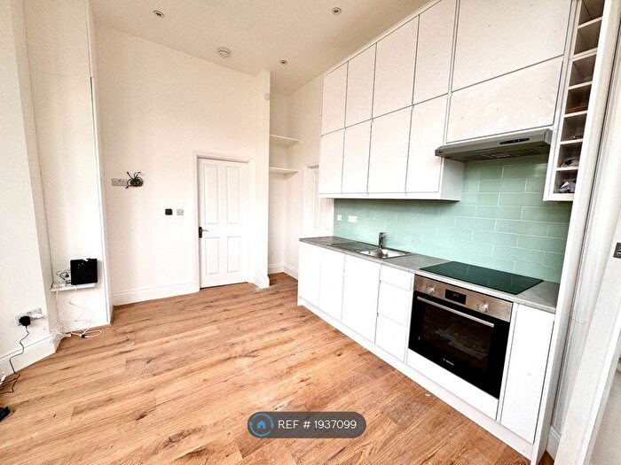 1 Bedroom Flat To Rent In Tetherdown, London, N10