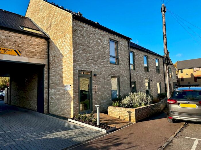 1 Bedroom Flat To Rent In Montreal Road, Cambridge, CB1