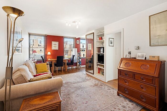 1 Bedroom Flat For Sale In Priory House, Rampayne Street, SW1V