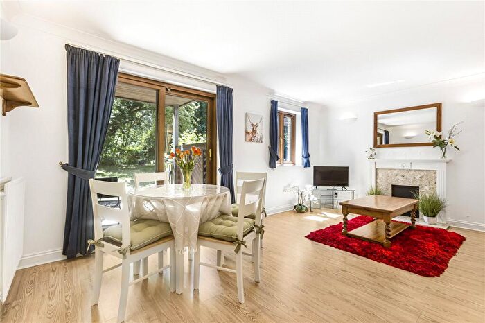 2 Bedroom Apartment To Rent In Dorchester Close, Headington, OX3