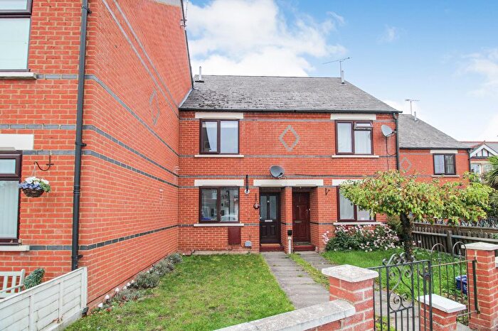 2 Bedroom Terraced House For Sale In Guildford Road West, Farnborough, GU14