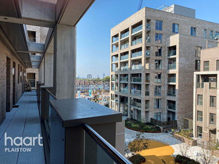 2 Bedroom Maisonette For Sale In Shipbuilding Way Upton Park, London, E13