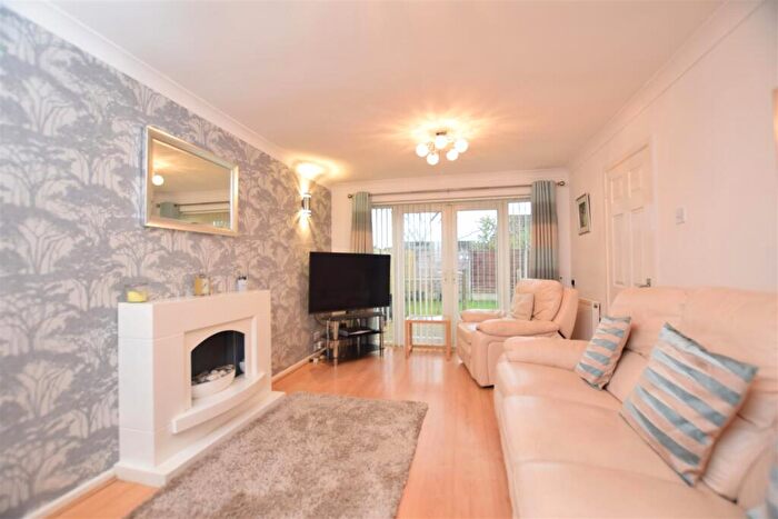 2 Bedroom Detached Bungalow For Sale In Evesham Road, Alkrington, Manchester, M24