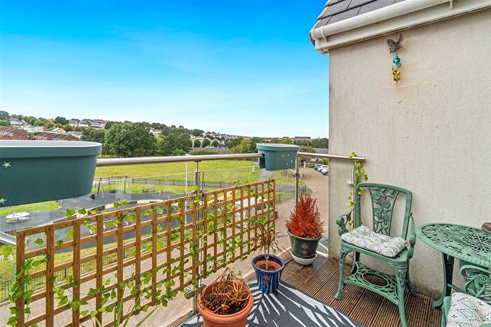2 Bedroom Flat For Sale In Grassendale Avenue, Plymouth, PL2