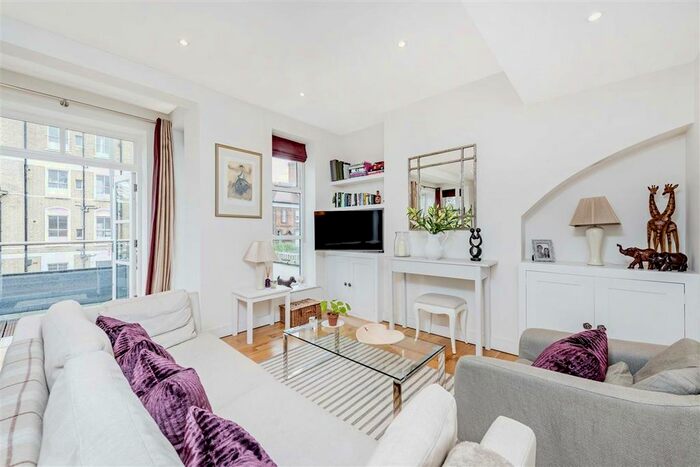2 Bedroom Flat To Rent In Queenstown Road, London, SW8