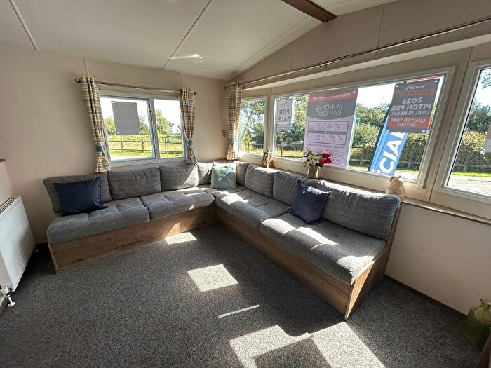 2 Bedroom Mobile/park Home For Sale In Dymchurch Road, New Romney, TN28