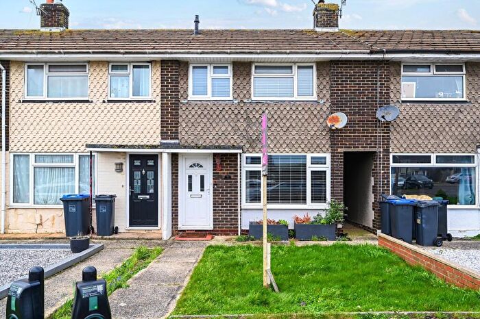 3 Bedroom Terraced House To Rent In Grafton Gardens, Lancing, West Sussex, BN15
