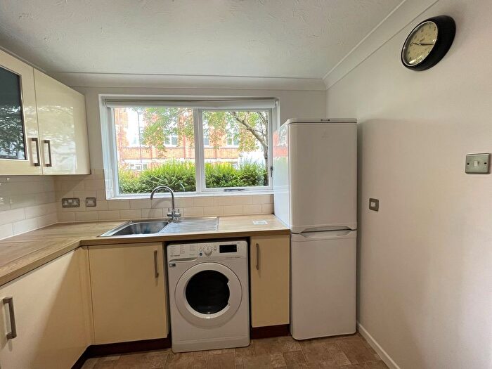 2 Bedroom Flat To Rent In Brook Court, London, E17