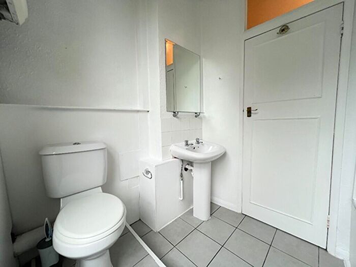 1 Bedroom Flat To Rent In St. Mary's Road, London, SE25